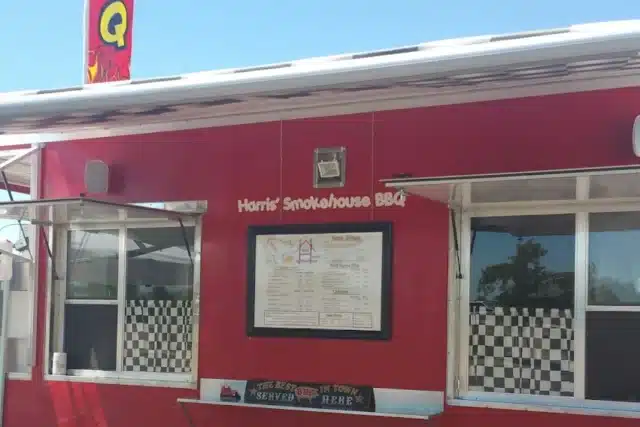 Harris' Smokehouse